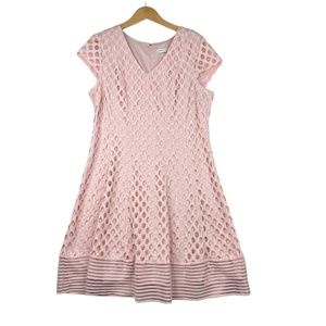 Sandra Darren Women's Shift Dress Pink Geometric Lined Short Sleeve Zip Size 16‎